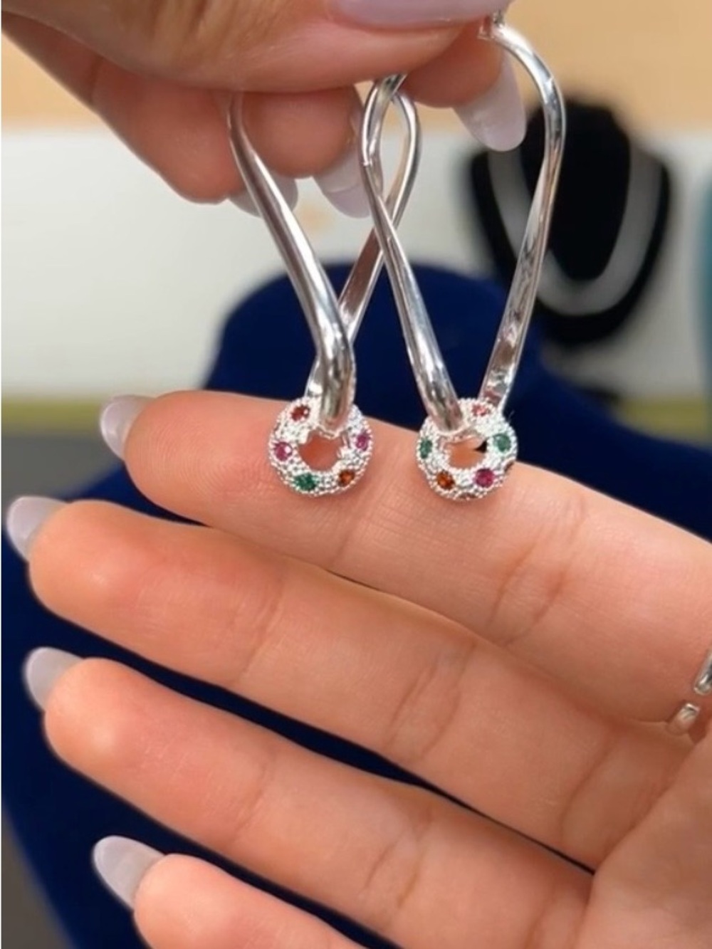 ✨ 925 Sterling Silver Multicolor Hoop Earrings ✨ - Picture 3 of 3